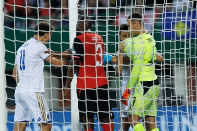 VIENNA, AUSTRIA - 27 SEPTEMBER 2026: Image shows Jungwirth Lukas (Austria, 13) putting ball into his jersey and Referee Kabakov Georgi (Bulgaria) during UEFA Nations League 2026 27 League B, Group B3, Matchday 2: Austria vs Kosovo at Ernst-Happel-Stadion on 27 09 2026 in Vienna, Austria. Austria Copyright: xFröhlichxPascalx