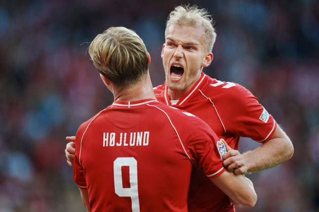 Nations League: Denmark vs. Wales. Denmark s Gustav Isaksen and Rasmus Hoejlund react to the disallowed goal in the first half during the Nations League match between Denmark and Wales at Parken on Sunday, September 27, 2026. Photo by Liselotte Sabroe, Ritzau Scanpix, Copenhagen, Denmark  Copyright: Ritzau Scanpix LiselottexSabroex spdk20260927-200934-L