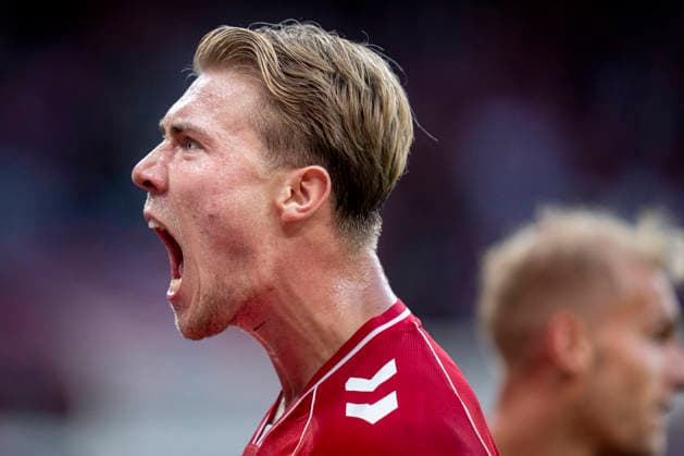 Nations League: Denmark vs. Wales. Denmark s Gustav Isaksen and Rasmus Hoejlund react to the disallowed goal in the first half during the Nations League match between Denmark and Wales at Parken on Sunday, September 27, 2026. Photo by Liselotte Sabroe, Ritzau Scanpix, Copenhagen, Denmark  Copyright: Ritzau Scanpix LiselottexSabroex spdk20260927-201805-L