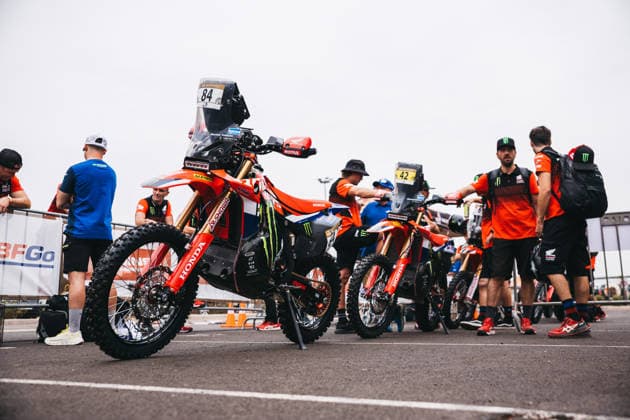 W2RC - RALLYE DU MAROC 2026 84 VENTURA Martim (por), Monster Energy Honda HRC, Honda CRF 450, FIM W2RC, Rally 2, ambiance during the Scrutineering of the Rallye du Maroc 2026, 4th round of the 2026 WR2C Championship from September 26 to 27, 2026 in Agadir, Morocco - AgadirMorocco Copyright: xDamienxSaulnierx