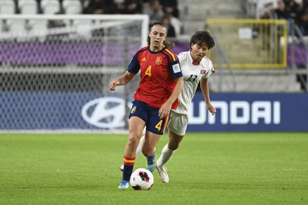 IPA89042790 - Silvia Cristobal (ESP) and Kyong Ho (PRK) during the FIFA U-20 Women s World Cup final between Spain and North Korea, in Lodz, Poland, on September 27, 2026  Copyright: xMichalxDubiel IPAxSportx xx IPA89042790
