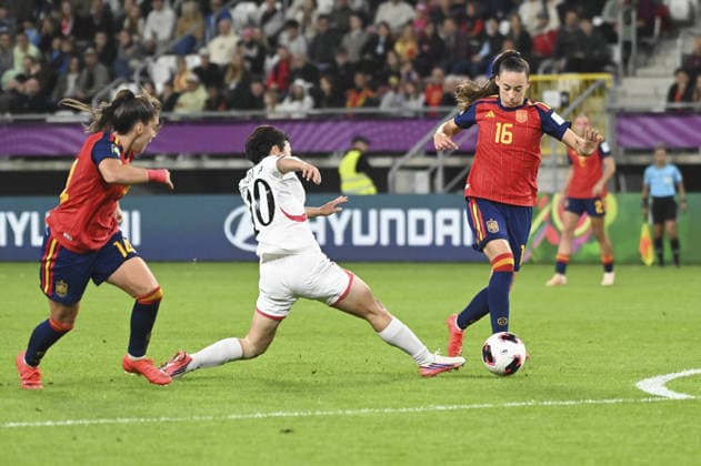 IPA89042796 - Ainoa Gomez (ESP), Yon A Choe (PRK), and Rosalia Dominquez (ESP) during the FIFA U-20 Women s World Cup final between Spain and North Korea in Lodz, Poland, on September 27, 2026  Copyright: xMichalxDubiel IPAxSportx xx IPA89042796