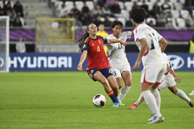 IPA89042801 - Silvia Cristobal (ESP) and Kyong Ho (PRK) during the FIFA U-20 Women s World Cup final between Spain and North Korea, held in Lodz, Poland, on September 27, 2026  Copyright: xMichalxDubiel IPAxSportx xx IPA89042801