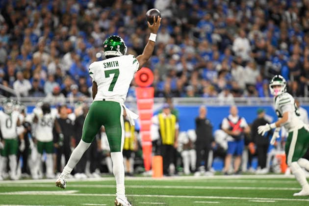 NFL, American Football Herren, USA 2026: Jets Vs Lions SEP 27 Sep 27, 2026; Detroit, MI, USA; New York Jets quarterback Geno Smith (7) throws a pass at Ford Field. Mandatory Credit: Allan Dranberg-Cal Media (Credit Image: Â Allan Dranberg Cal Sport Media) Detroit Mi USA EDITORIAL USE ONLY Copyright: xx ZUMA-20260927_zma_c04_016.jpg AllanxDranbergx csmphotothree527377