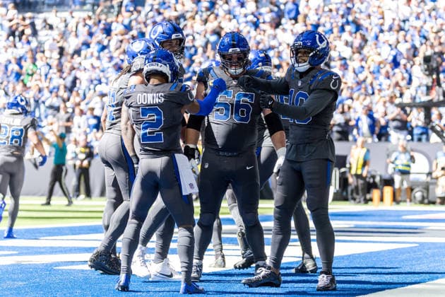 Sep 27, 2026; Indianapolis, IN, USA; Indianapolis Colts wide receiver Keenan Allen (10) celebrates touchdown with his teammates during NFL, American Football Herren, USA game action against the Houston Texans at Lucas Oil Stadium. Mandatory Credit: -Cal Media Indianapolis USA - ZUMAc04_ 20260927_zma_c04_029 Copyright: xJohnxMersitsx