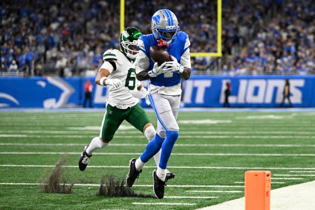 NFL, American Football Herren, USA 2026: Jets Vs Lions SEP 27 Sep 27, 2026; Detroit, MI, USA; Detroit Lions wide receiver Jameson Williams (1) drags his feet to make sure he is inbounds at Ford Field. Mandatory Credit: Allan Dranberg-Cal Media (Credit Image: Â Allan Dranberg Cal Sport Media) Detroit Mi USA EDITORIAL USE ONLY Copyright: xx ZUMA-20260927_zma_c04_022.jpg AllanxDranbergx csmphotothree527371