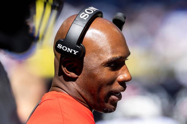 Sep 27, 2026; Indianapolis, IN, USA; Houston Texans head coach DeMeco Ryans on the sidelines during NFL, American Football Herren, USA game action against the Indianapolis Colts at Lucas Oil Stadium. Mandatory Credit: -Cal Media Indianapolis USA - ZUMAc04_ 20260927_zma_c04_030 Copyright: xJohnxMersitsx