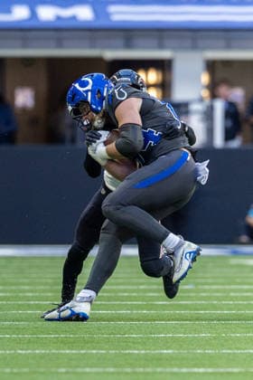 Sep 27, 2026; Indianapolis, IN, USA; Indianapolis Colts tight end Tyler Warren (84) runs with the ball after the catch during NFL, American Football Herren, USA game action against the Houston Texans at Lucas Oil Stadium. Mandatory Credit: -Cal Media Indianapolis USA - ZUMAc04_ 20260927_zma_c04_034 Copyright: xJohnxMersitsx