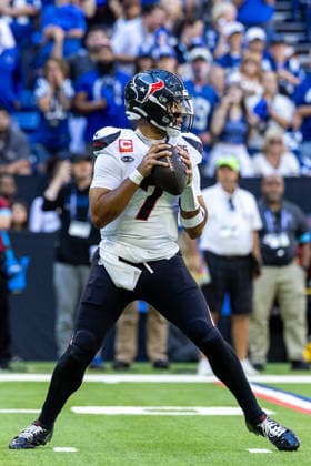 Sep 27, 2026; Indianapolis, IN, USA; Houston Texans quarterback C.J. Stroud (7) sets in the pocket during NFL, American Football Herren, USA game action against the Indianapolis Colts at Lucas Oil Stadium. Mandatory Credit: -Cal Media Indianapolis USA - ZUMAc04_ 20260927_zma_c04_035 Copyright: xJohnxMersitsx