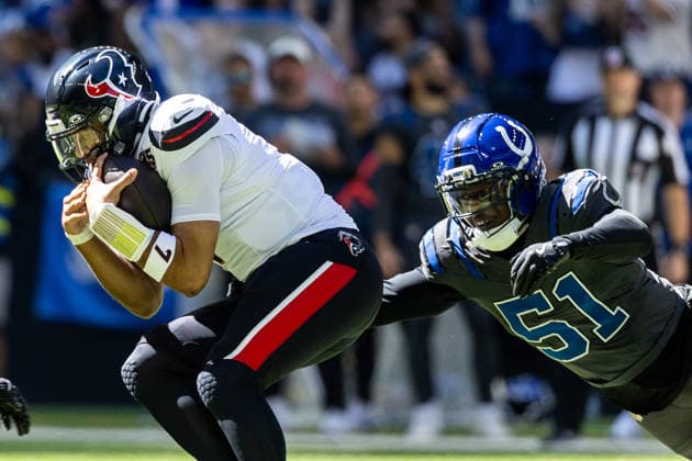 Sep 27, 2026; Indianapolis, IN, USA; Houston Texans quarterback C.J. Stroud (7) runs with the ball as Indianapolis Colts linebacker Akeem Davis-Gaither (51) pursues during NFL, American Football Herren, USA game action at Lucas Oil Stadium. Mandatory Credit: -Cal Media Indianapolis USA - ZUMAc04_ 20260927_zma_c04_041 Copyright: xJohnxMersitsx