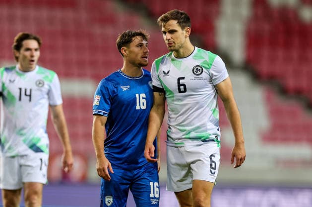 UEFA Nations League Group Stage, Nagyerdei Stadion, Debrecen, Hungary 27 9 2026 Israel vs Republic of Ireland Ireland s Jayson Molumby with Israel s Gabi Kanichowsky Jayson Molumby with Gabi Kanichowsky 27 9 2026  Copyright: xx RB1_6269