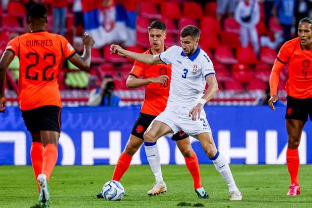 BELGRADE - Strahinja Pavlovic of Serbia battles for possession with Joey Veerman of the Netherlands during the UEFA Nations League match between Serbia and the Netherlands at the Rajko Mitic Stadium on 27 September 2026 in Belgrade, Serbia. MARCEL TER BALS ANP UEFA Nations League 2026 27 xVIxANPxSportx xMarcelxterxBalsxIVx 570441468 originalFilename: 570441468.jpg