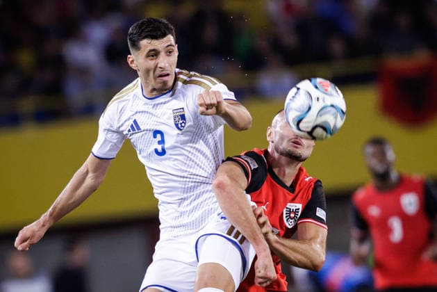 SOCCER - NL, AUT vs KOS VIENNA,AUSTRIA,27.SEP.26 - SOCCER - UEFA Nations League, OEFB international match, Länderspiel, Nationalmannschaft Austria vs Kosovo. Image shows Milot Avdyli (KOS) and Sasa Kalajdzic (AUT).  GEPAxpictures xArminxRauthner