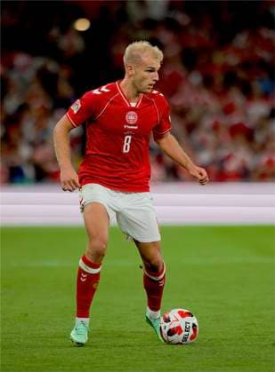 RECORD DATE NOT STATED Football - UEFA Nations League - Group A4 - Denmark v Wales COPENHAGEN, DENMARK - Sunday, September 27, 2026: Denmark s Gustav Isaksen during the UEFA Nations League Group A4 Matchday 2 match between Denmark and Wales at the Parken Stadium. Denmark won 2-0. (Photo by Amanda McMaster Propaganda) COPENHAGEN Parken Stadium COPENHAGEN DENMARK  Copyright: xAmandaxMcMasterx 2026-09-27-Denmark_v_Wales-062