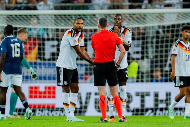 Nations League, Group A, Matchday 2, Germany vs. Greece on September 27, 2026, at the WWK Arena in Augsburg; yellow card for Yann Aurel Bisseck (Germany) and Jonathan Tah (Germany) Copyright: xBahhoxKarax