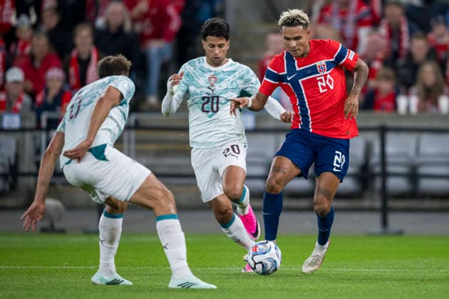 September 27, 2026: Joao Cancelo of Portugal and Antonio Nusa of Norway during the Nations League soccer match between Norway and Portugal on September 27, 2026 in Oslo. Photo by Marius Simensen. BILDBYRAN COP 238 VG1010 bbeng soccer football fotball Nations League international match Norway Portugal  Copyright: MARIUSxSIMENSEN BB260927ZB026