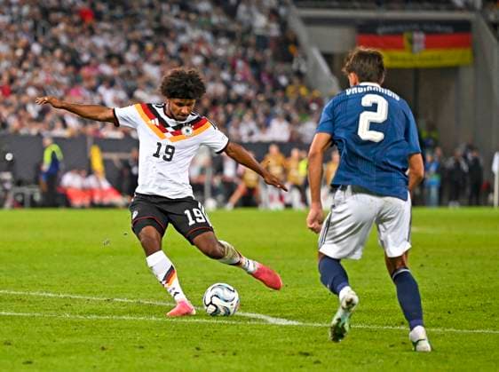 September 27, 2026, Soccer: UEFA Nations League 2026–2027, Matchday 2, Germany vs. Greece, at the WWK Arena in Augsburg; from left: Karim Adeyemi (Germany) vs. Giorgos Vagiannidis (Greece)
