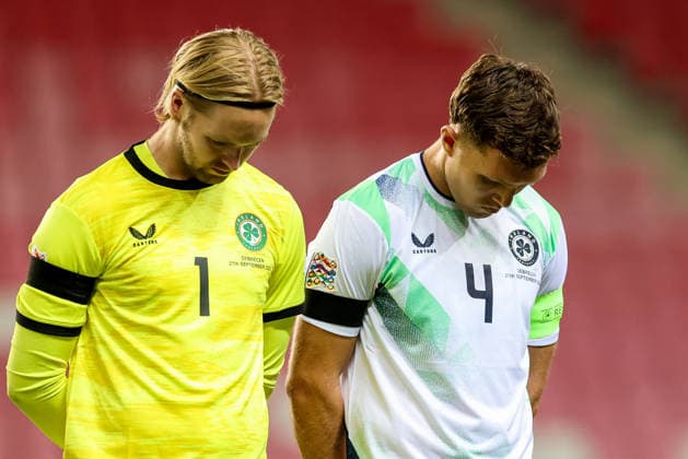 UEFA Nations League Group Stage, Nagyerdei Stadion, Debrecen, Hungary 27 9 2026 Israel vs Republic of Ireland Ireland s goalkeeper Caoimhin Kelleher and Dara O Shea during the Israel national anthem Caoimhin Kelleher and Dara O Shea during the Israel national anthem 27 9 2026  Copyright: xx RB1_5728