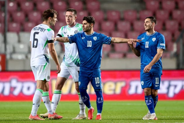 UEFA Nations League Group Stage, Nagyerdei Stadion, Debrecen, Hungary 27 9 2026 Israel vs Republic of Ireland Tempers flare between Ireland s Jayson Molumby and Israel s Oscar Gloukh Tempers flare between Jayson Molumby and Oscar Gloukh 27 9 2026  Copyright: xx 0NIK4126