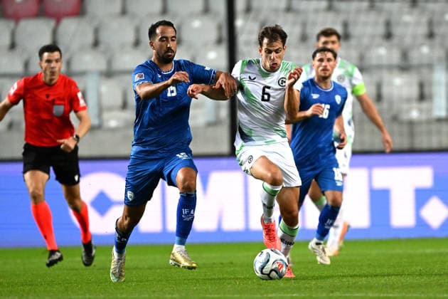 IPA89045661 - Jayson Molumby (Ireland) against Eliel Peretz (Israel) during the Nations League group stage, Matchday 2 between Israel and Ireland on September 27, 2026, at the Puskas Arena in Budapest, Hungary  Copyright: xVincenzoxOrlando IPAxSportx xx IPA89045661