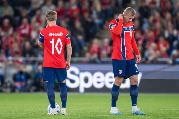 September 27, 2026: Martin Odegaard and Erling Braut Haaland of Norway look dejected during the Nations League soccer match between Norway and Portugal on September 27, 2026 in Oslo. Photo by Marius Simensen, BILDBYRAN COP 238 VG1010 bbeng soccer football fotball Nations League international match Norway Portugal depp  Copyright: MARIUSxSIMENSEN BB260927ZI039