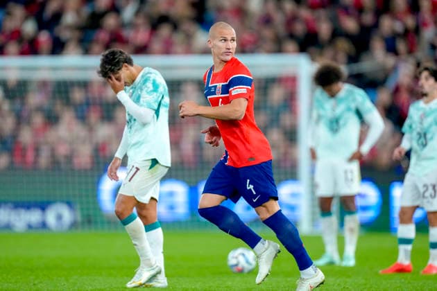 Soccer, Nations League: Norway vs. Portugal, Nations League, Oslo, September 27, 2026. Norway s Leo Skiri Ostigard during the international soccer match between Norway and Portugal in the Nations League. Photo by Cornelius Poppe, NTB, Oslo, Norway. EDITORIAL USE ONLY. RESTRICTED USE FOR BETTING COMPANIES.  Copyright: xCorneliusxPoppex xNTBx