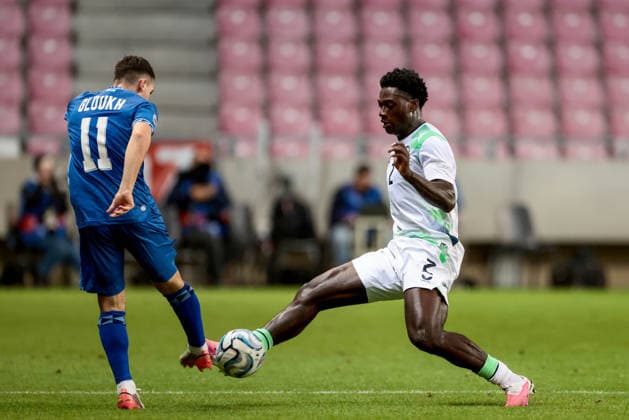 UEFA Nations League Group Stage, Nagyerdei Stadion, Debrecen, Hungary 27 9 2026 Israel vs Republic of Ireland Ireland s James Abankwah attemps to block the pass from Israel s Oscar Gloukh James Abankwah attemps to block the pass from Oscar Gloukh 27 9 2026  Copyright: xx 0NIK4323