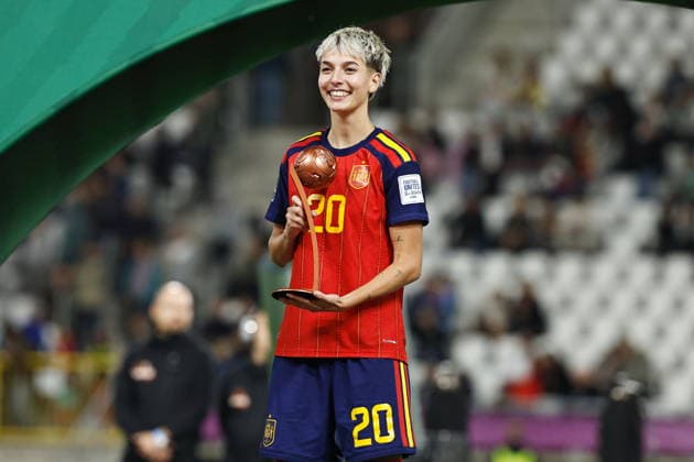 Paula Comendador (ESP), SEPTEMBER 27, 2026 - Football Soccer : Comendador received the Bronze Trophy after winning FIFA U-20 Women s World Cup Poland 2026 Final match between Under-20 Spain - Under-20 DPR Korea at the Stadion Miejski LKS Lodz in Lodz, Poland. Noxthirdxpartyxsales  aflo_351469991 MutsuxKawamorix