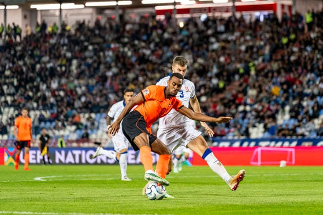 BELGRADE l Dutch midfielder Ryan Gravenberch and Serbian defender Strahinja Pavlovic during the UEFA Nations League match between Serbia and the Netherlands at Rajko Mitic Stadium on September 27, 2026, in Belgrade, Serbia. Photo by DeFodi Images
