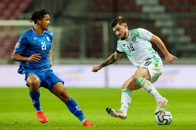 UEFA Nations League Group Stage, Nagyerdei Stadion, Debrecen, Hungary 27 9 2026 Israel vs Republic of Ireland Ireland s Ryan Manning with Israel s Idan Toclomiti Ryan Manning with Idan Toclomiti 27 9 2026  Copyright: xx RB1_0364