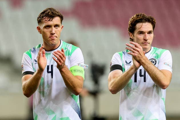 UEFA Nations League Group Stage, Nagyerdei Stadion, Debrecen, Hungary 27 9 2026 Israel vs Republic of Ireland Ireland s Dara O Shea and Conor Coventry appluad fans after the match Dara O Shea and Conor Coventry appluad fans after the match 27 9 2026  Copyright: xx RB1_0718