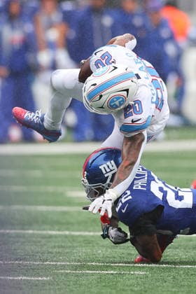 EAST RUTHERFORD, NJ - SEPTEMBER 27: Tony Pollard 20 of the Tennessee Titans runs during the third quarter of the game against the New York Giants at MetLife Stadium on September 27, 2026 in East Rutherford, New Jersey. (Photo by Rich Graessle Icon Sportswire) NFL, American Football Herren, USA SEP 27 Titans at Giants EDITORIAL USE ONLY Icon262092732357