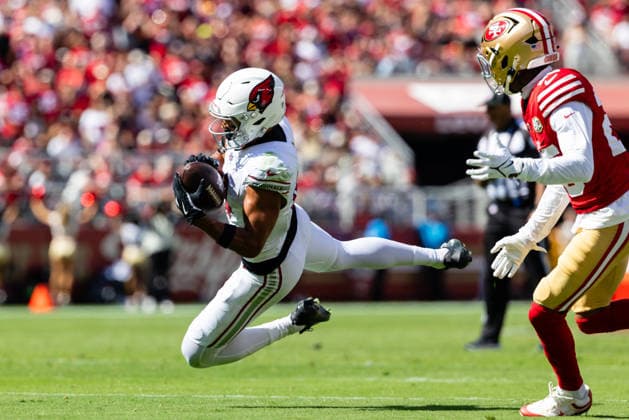 SANTA CLARA, CA - SEPTEMBER 27: Michael Wilson 14 of the Arizona Cardinals catches a pass during an NFL, American Football Herren, USA game against the San Francisco 49ers on September 27, 2026 at Levi s Stadium in Santa Clara, CA. (Photo by Matthew Huang Icon Sportswire) NFL: SEP 27 Cardinals at 49ers EDITORIAL USE ONLY Icon260927017