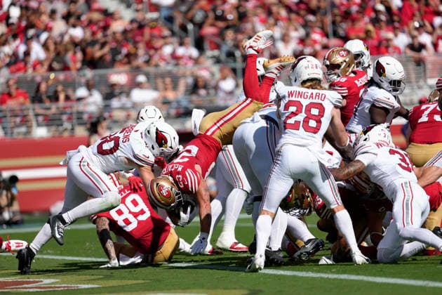 September 27, 2026, Santa Clara, Calif, USA: NFL, American Football Herren, USA 2026 49ers vs. Cardinals. San Francisco 49ers running back Christian McCaffrey (23) scores a TD in NFL 2nd half action at Levi s Stadium. 0260927. NFL 2026: 49ers Vs. Cardinals.  - ZUMAk13_ 20260927_zap_k13_008 Copyright: xPaulxKurodax