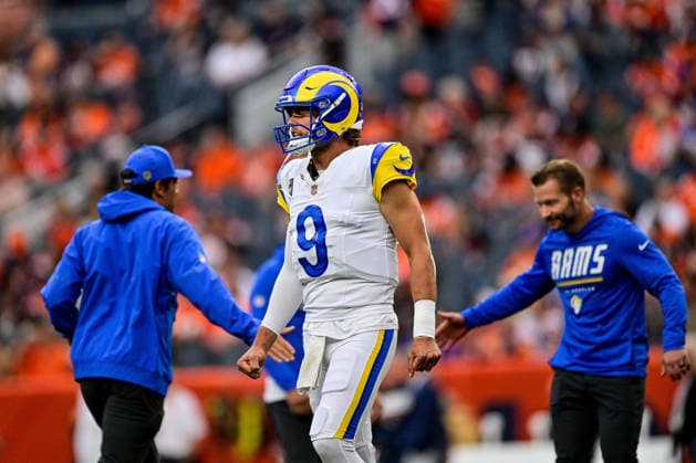 DENVER, CO - SEPTEMBER 27: Los Angeles Rams quarterback Matthew Stafford (9) walks on the field as playeres warm up before a game between the Los Angeles Rams and the Denver Broncos at Empower Field at Mile High on September 27, 2026 in Denver, Colorado. (Photo by Dustin Bradford Icon Sportswire) NFL, American Football Herren, USA SEP 27 Rams at Broncos EDITORIAL USE ONLY Icon132260927001