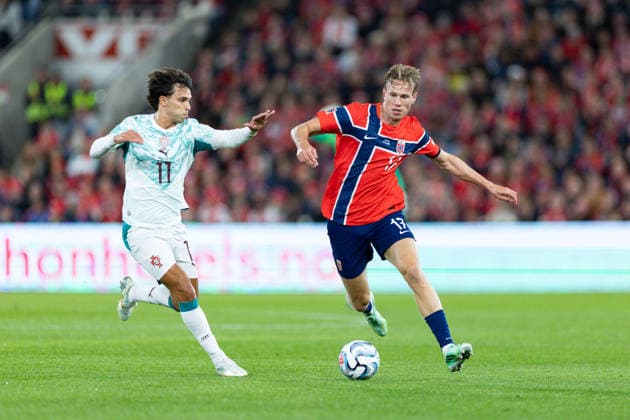 OSLO, NORWAY - SEPTEMBER 27: Joao Felix of Portugal and Torbjorn Heggem of Norway battle for the ball during the UEFA Nations League match between Norway and Portugal at Ullevaal Stadion on September 27, 2026 in Oslo, Norway. (Photo by Ane Frosaker Sports Press Photo) Copyright: xAnexFrosakerx xSPPx Sportspressphoto_SPR241581