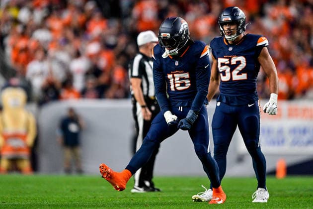DENVER, CO - SEPTEMBER 27: Denver Broncos linebacker Nik Bonitto (15) celebrates after a sack in the first quarter during a game between the Los Angeles Rams and the Denver Broncos at Empower Field at Mile High on September 27, 2026 in Denver, Colorado. (Photo by Dustin Bradford Icon Sportswire) NFL, American Football Herren, USA SEP 27 Rams at Broncos EDITORIAL USE ONLY Icon132260927007
