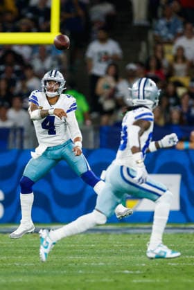 September 27, 2026, Rio De Janeiro, Rio De Janeiro, Brazil: RIO DE JANEIRO, BRAZIL - SEPTEMBER 27: DAK PRESCOTT 4 of Dallas Cowboys passes the ball during the NFL, American Football Herren, USA Rio Game: Baltimore Ravens v Dallas Cowboys match between Baltimore Ravens and Dallas Cowboys at Maracana Stadium on September 27, 2026 in Rio de Janeiro, Brazil. Rio De Janeiro Brazil - ZUMAc227 20260927_zsp_c227_010 Copyright: xRuanoxCarneirox