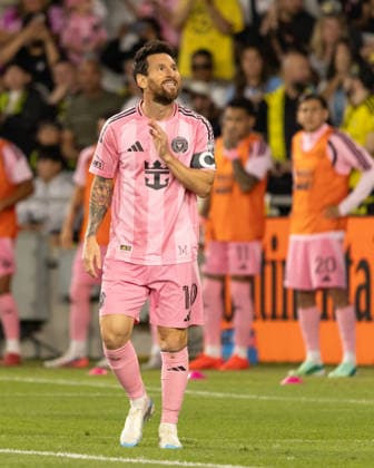 COLUMBUS, OH - SEPTEMBER 27: Inter Miami CF Forward Lionel Messi (10) smiles on the field in the second half during the MLS, Fussball Herren, USA match between Columbus Crew and Inter Miami on September 27th, 2026 at ScottsMiracle-Gro Field in Columbus, OH (Photo by Michael Brown Icon Sportswire) SOCCER: SEP 27 MLS Columbus Crew vs Inter Miami CF EDITORIAL USE ONLY Icon27026092731