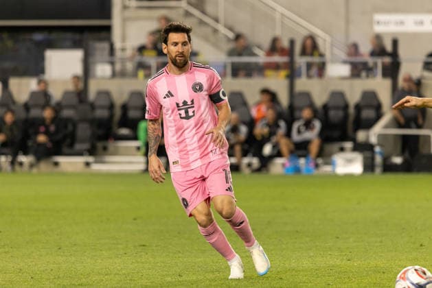 COLUMBUS, OH - SEPTEMBER 27: Inter Miami CF Forward Lionel Messi (10) looks to attack in the second half during the MLS, Fussball Herren, USA match between Columbus Crew and Inter Miami on September 27th, 2026 at ScottsMiracle-Gro Field in Columbus, OH (Photo by Michael Brown Icon Sportswire) SOCCER: SEP 27 MLS Columbus Crew vs Inter Miami CF EDITORIAL USE ONLY Icon27026092736
