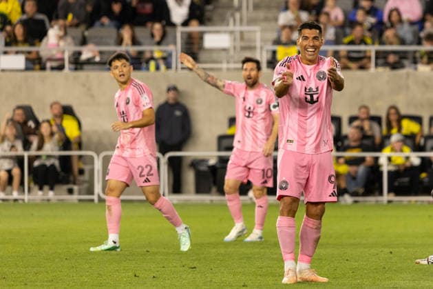 COLUMBUS, OH - SEPTEMBER 27: Inter Miami CF Forward Luis Suarez (9) questions an offside call to the match official in the second half during the MLS, Fussball Herren, USA match between Columbus Crew and Inter Miami on September 27th, 2026 at ScottsMiracle-Gro Field in Columbus, OH (Photo by Michael Brown Icon Sportswire) SOCCER: SEP 27 MLS Columbus Crew vs Inter Miami CF EDITORIAL USE ONLY Icon27026092737