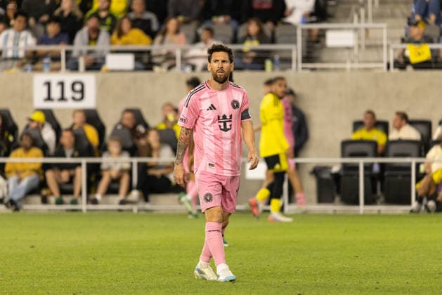 COLUMBUS, OH - SEPTEMBER 27: Inter Miami CF Forward Lionel Messi (10) is seen on the field in the second half during the MLS, Fussball Herren, USA match between Columbus Crew and Inter Miami on September 27th, 2026 at ScottsMiracle-Gro Field in Columbus, OH (Photo by Michael Brown Icon Sportswire) SOCCER: SEP 27 MLS Columbus Crew vs Inter Miami CF EDITORIAL USE ONLY Icon27026092744
