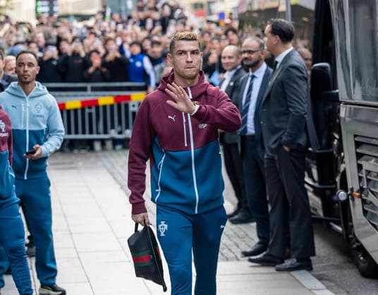 MALMÖ, Sept. 28, 2026 — Cristiano Ronaldo and the rest of the Portugal national soccer team outside their hotel in Malmö on their way to practice on Monday evening. Portugal will face Denmark in the Nations League in Copenhagen on Thursday, but are based in Malmö. MALMÖ, SWEDEN x50090x  Copyright: xJohanxNilssonx xTTx PORTUGAL NATIONAL TEAM MALMÖ