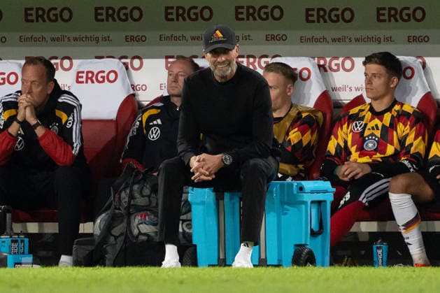 Jürgen Klopp, Germany s national team coach, sitting on an ice chest in front of the bench, GER, Germany vs. Greece, soccer, men s, UEFA Nations League, 2026–2027 season, September 27, 2026, GER, Germany vs. Greece, Soccer, Men’s, UEFA Nations League, 2026–2027 season, September 27, 2026, Augsburg Copyright: xEibner-Pressefoto EdwardxCheungx EP_ECG