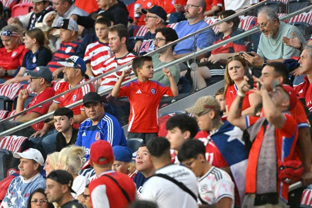 Futbol, Estados Unidos vs Chile Partido amistoso 2026. Hinchas de Chile, son fotografiados durante el partido amistoso frente a Estados Unidos disputado en el estadio Energizer Park en San Luis, Estados Unidos. 29 09 2026 Jeff Lee Photosport Football, United States vs. Chile Friendly match 2026. Chilean fans are pictured during the friendly match against Canada, at the Energizer Park stadium in Saint Louis, United States. 29 09 2026 Jeff Lee Photosport Estados Unidos vs Chile, partido amistoso 2026