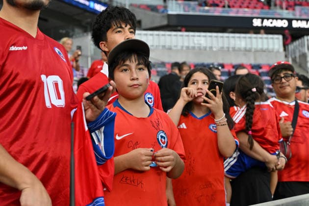 Futbol, Estados Unidos vs Chile Partido amistoso 2026. Hinchas de Chile, son fotografiados durante el partido amistoso frente a Estados Unidos disputado en el estadio Energizer Park en San Luis, Estados Unidos. 29 09 2026 Jeff Lee Photosport Football, United States vs. Chile Friendly match 2026. Chilean fans are pictured during the friendly match against Canada, at the Energizer Park stadium in Saint Louis, United States. 29 09 2026 Jeff Lee Photosport Estados Unidos vs Chile, partido amistoso 2026