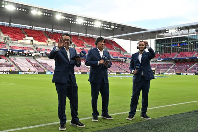 Futbol, Estados Unidos vs Chile Partido amistoso 2026. Claudio Palma, Ivan Zamorano y Rodrigo Sepulveda son fotografiados previo al partido amistoso frente a Estados Unidos disputado en el estadio Energizer Park en San Luis, Estados Unidos. 29 09 2026 Jeff Lee Photosport Football, United States vs. Chile Friendly match 2026. Claudio Palma, Ivan Zamorano and Rodrigo Sepulveda are pictured before the friendly match against Canada, at the Energizer Park stadium in Saint Louis, United States. 29 09 2026 Jeff Lee Photosport Estados Unidos vs Chile, partido amistoso 2026