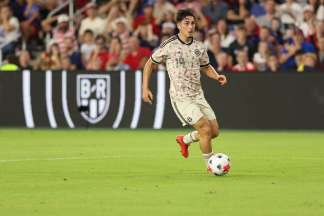 September 29, 2026, St. Louis, Missouri, USA: ST. LOUIS, MO - SEPTEMBER 29: NILS REICHMUTH of CHILE dribbles the ball during an International Friendly, Länderspiel, Nationalmannschaft against the USA MEN S national team, Nationalteam at Energizer Park in St. Louis, Missouri, on September 29, 2026. St. Louis USA - ZUMAn332 20260929_zsp_n332_019 Copyright: xTaylorxNickersonx
