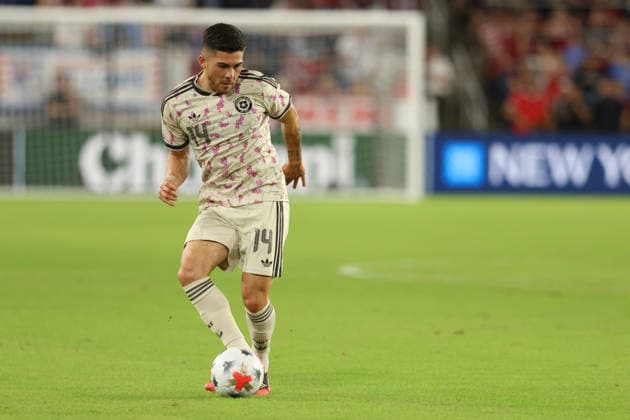 September 29, 2026, St. Louis, Missouri, USA: ST. LOUIS, MO - SEPTEMBER 29: VoÂCTOR Mo°NDEZ of CHILE passes the ball during an International Friendly, Länderspiel, Nationalmannschaft against the USA MEN S national team, Nationalteam at Energizer Park in St. Louis, Missouri, on September 29, 2026. St. Louis USA - ZUMAn332 20260929_zsp_n332_022 Copyright: xTaylorxNickersonx