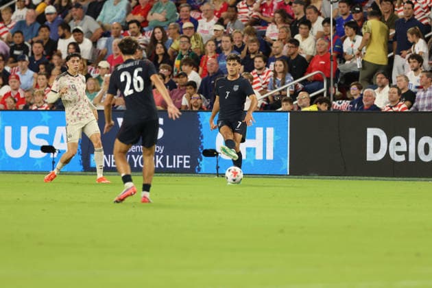 September 29, 2026, St. Louis, Missouri, USA: ST. LOUIS, MO - SEPTEMBER 29: GIO REYNA of the USA MEN S national team, Nationalteam passes the ball to ADRI MEHMETI during an International Friendly, Länderspiel, Nationalmannschaft against Chile at Energizer Park in St. Louis, Missouri, on September 29, 2026. St. Louis USA - ZUMAn332 20260929_zsp_n332_024 Copyright: xTaylorxNickersonx